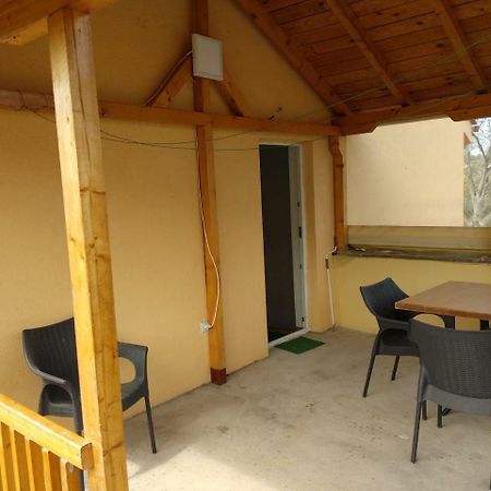 ולס Family House Near Motorway 6 Guests 3 Bedrooms מראה חיצוני תמונה