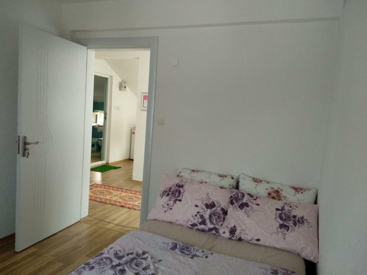 ולס Family House Near Motorway 6 Guests 3 Bedrooms מראה חיצוני תמונה