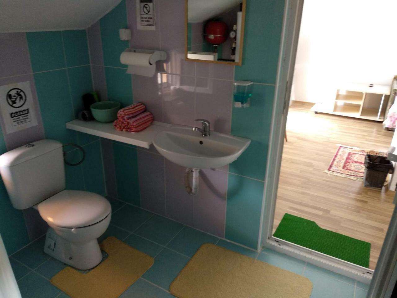 ולס Family House Near Motorway 6 Guests 3 Bedrooms מראה חיצוני תמונה