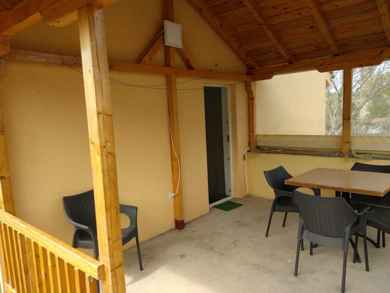 ולס Family House Near Motorway 6 Guests 3 Bedrooms מראה חיצוני תמונה