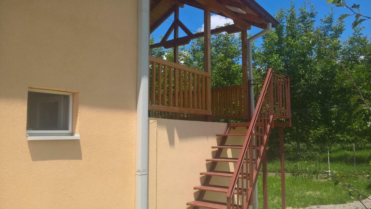 ולס Family House Near Motorway 6 Guests 3 Bedrooms מראה חיצוני תמונה